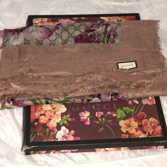 Floral GG Scarf - Picture 3 of 5